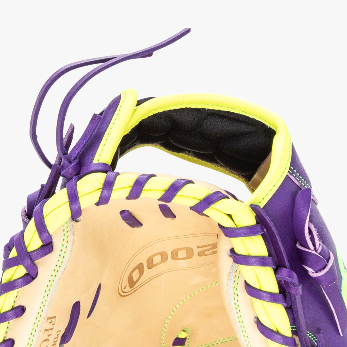 Wilson A2000 FPCM23 34" Softball Catcher's Mitt